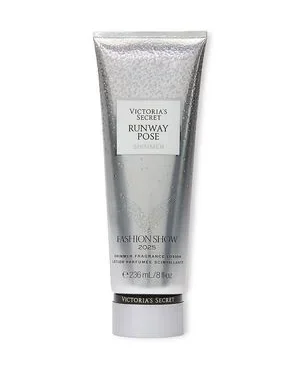 Runway Pose Shimmer kehakreem